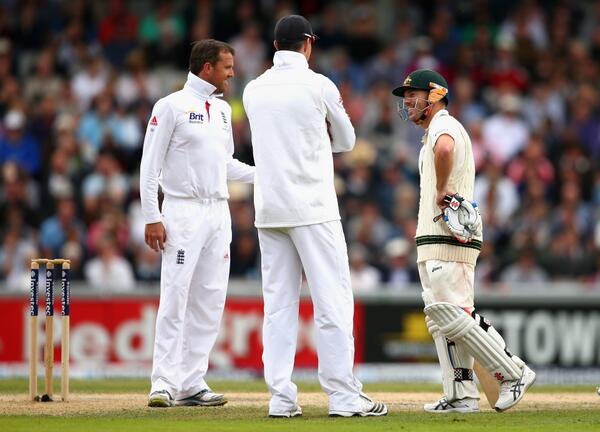 SkyCricket's tweet photo. Retweet this if you think DRS should stay in the game, or favourite if you think it should be scrapped:  #Ashes http://t.co/hbLsGwGOch
