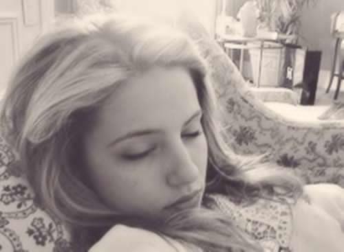 splits_sinclair's tweet image. Alright who took a picture of me with my phone while I was sleeping?