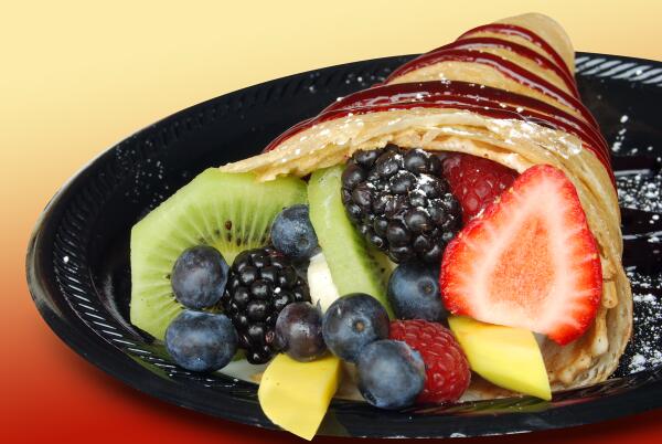 You've never seen a fruit crepe like this.. Use Gvidi to find it!