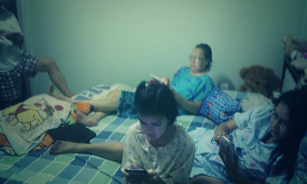 BommeSilly's tweet image. ผมละเพลียกับตระกูลเจริญจิตต์ของกระผม #ติดกันงมแงม #socialmode