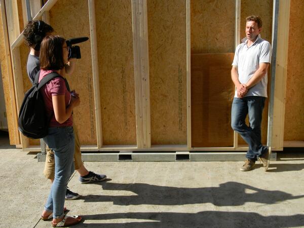 RossiBBC's tweet image. Tournage dans la maison et interview d'Olivier LANG, des les locaux d'Avenir &amp;amp; Bois.