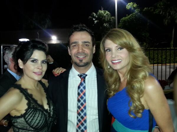 raqueneloficial's tweet photo. “@elsexyomi: @luiscaballero11 @laondiviela y @Maria_Raquenel http://t.co/YWT6drVs3S”👏😚😉🙏💝