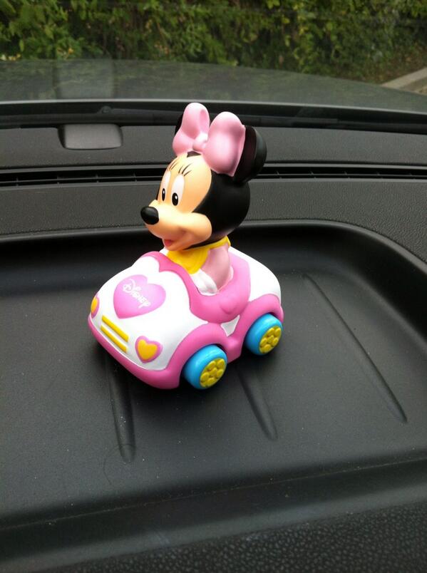 Muero de amor con lo que me ha comprado mi padre para no tener mas accidentes <a href="/MartadelCano/">Marta del Cano</a> @julisagrario