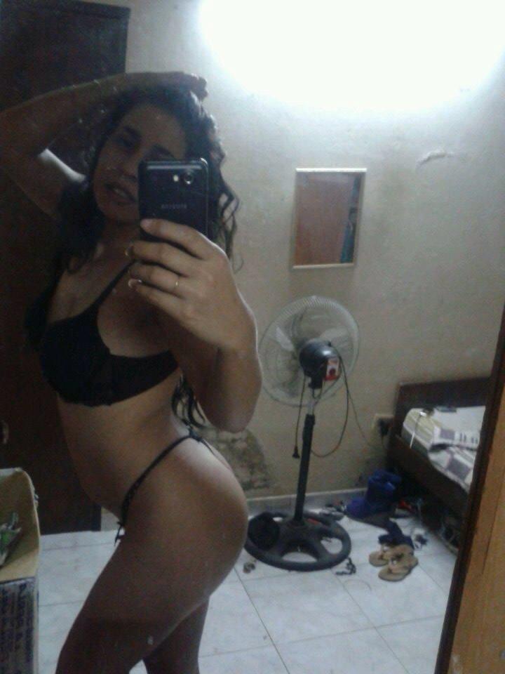 Pao,jujeña19 años te pajeas con su whatsapp!