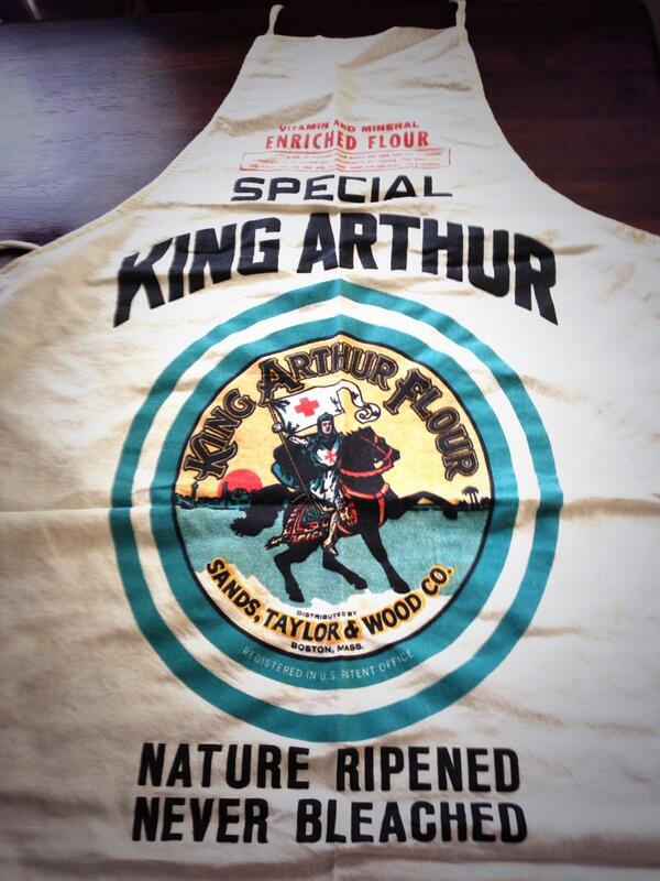 hothotbakery's tweet image. Sweet vintage apron we received today. Might be the only person excited about an apron. #breadnerd