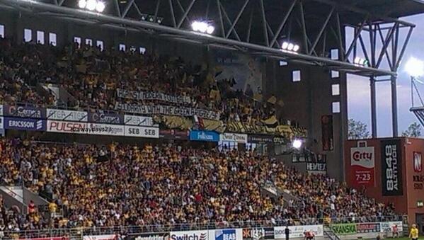 Awaydays23's tweet photo. Elfsborg banner tonight against Celtic "Against Modern football, Solidarity with the Green Brigade" #greenbrigade http://t.co/HCne0pucO0