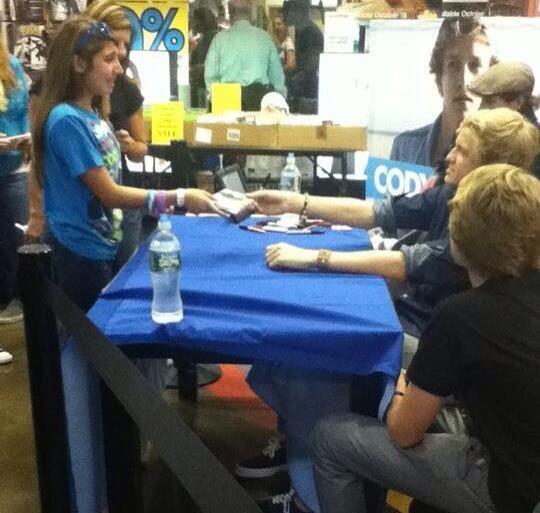 CodysSecretWife's tweet photo. Aww when I first met Cody http://t.co/rE6TUKFh5c