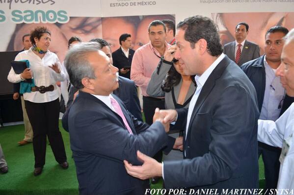DOMSNTSA's tweet photo. El día de hoy el Gobernador; Eruviel Avila Inauguró del Banco de Leche Materna Naucalpan http://t.co/9dDO8LI1al