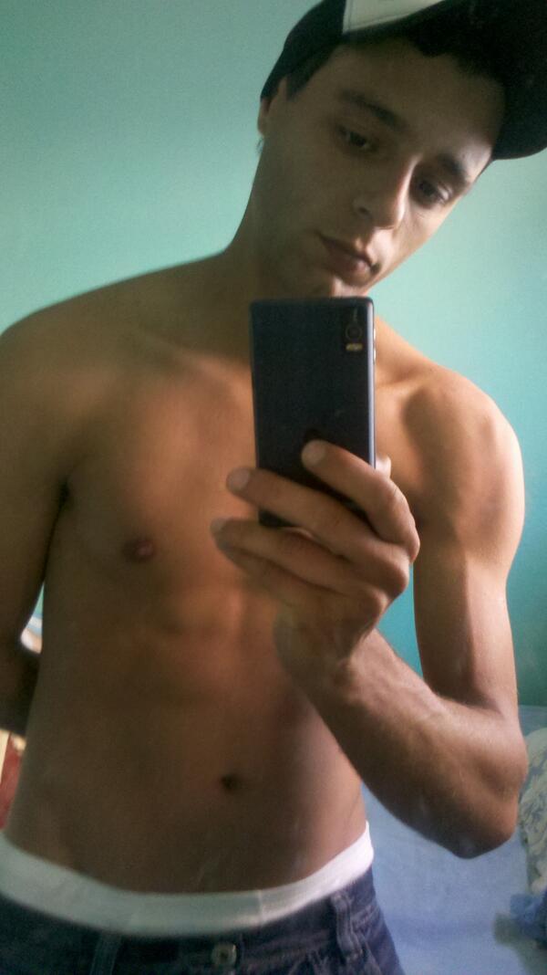 DicoShow tweet picture