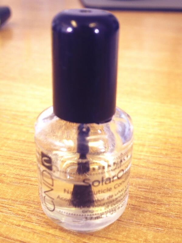 SJnails's tweet photo. Couldn't live without this baby by my side. #solaroil #nail #care http://t.co/HRwzSZMBOy