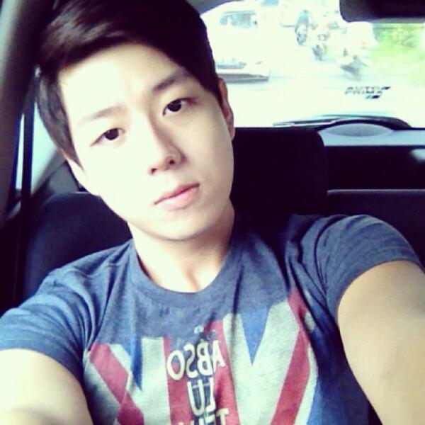 AlexAddict_CRB's tweet photo. RT @ALEXTAN_ID: Happy holiday everyone!!gonna spend great time with pals!woof http://t.co/bstUbEg4TK