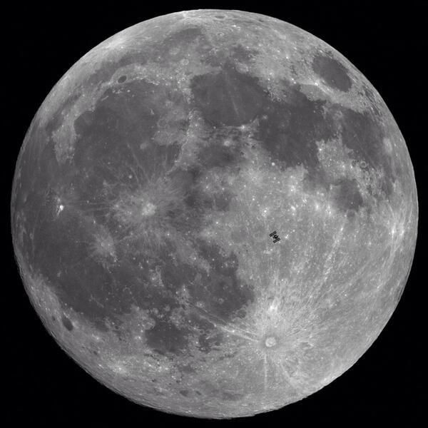 TheRealSheldonC's tweet photo. The International Space Station in front of the moon. http://t.co/DPi7fagphw