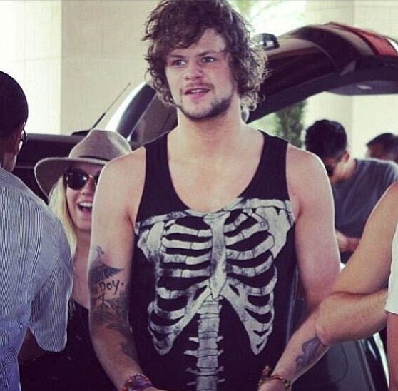 MaridadoTom's tweet photo. #ThursJay \o http://t.co/l4Pk3o4t3q