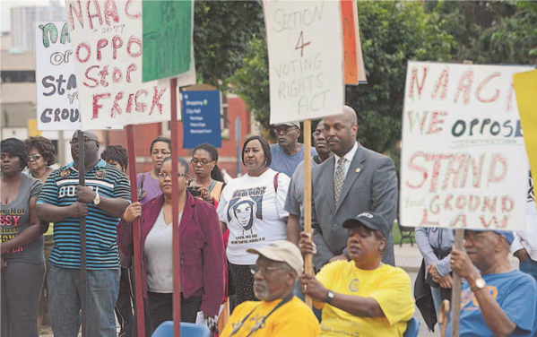 @NorthJerseybrk front local page after yest.'s #JusticeForTrayvon vigil by <a href="/BergenNAACP/">NAACP Branch #2079</a> in Hackensack. I'm in middle.