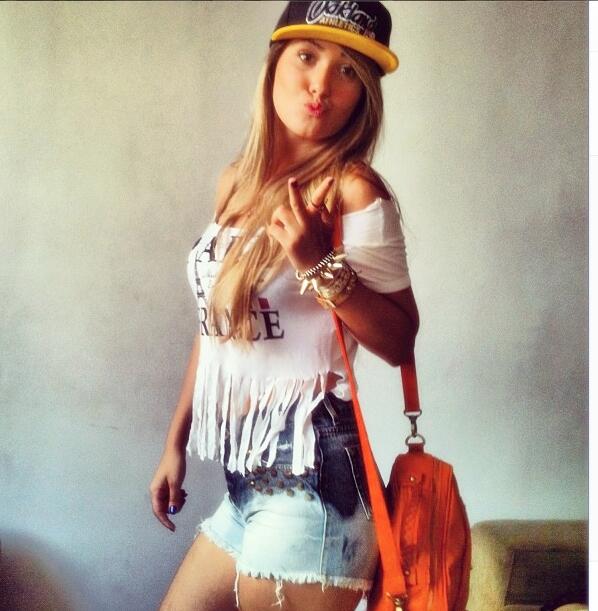 _juulianaschaun's tweet photo. #partiu #fui #instalinda #instalegal meu look? Bjos http://t.co/MWfvWrYMIo