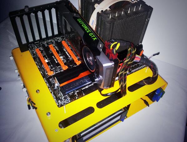 Gonzografia's tweet image. RT @Benchmarkhw: Nuevo banco de pruebas montado. #Hardware #Bench #benchtable #overclocking #OC