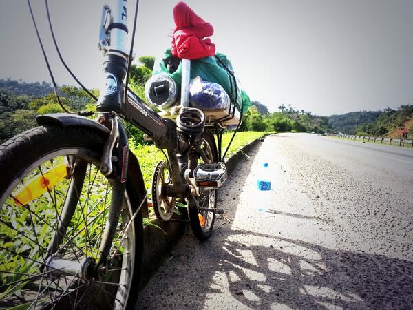 voydebicicleta's tweet photo. Dia 2 lluegue a Feira de Santana - km130 - Todo va de primera... tudo pode acontecer, so depende de você! http://t.co/oKAf1vxEfM