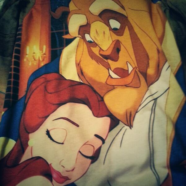 Youtuber_AE's tweet photo. My new beauty and the beast sweater also arrived today !! ♥ #disney #kawaii #hottopic http://t.co/WVK7RE9mWl