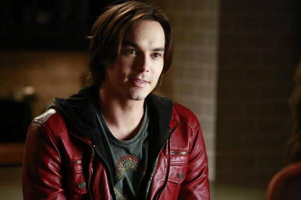 Caleb Pretty Little Liars Haircut Pretty Little Liars S3.E12 “The