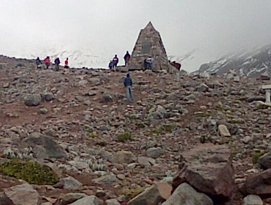 Timbalero69's tweet photo. #PostalesDeMiEcuador.  Primer refugio del volcán chimborazo http://t.co/vY8JXp7e27