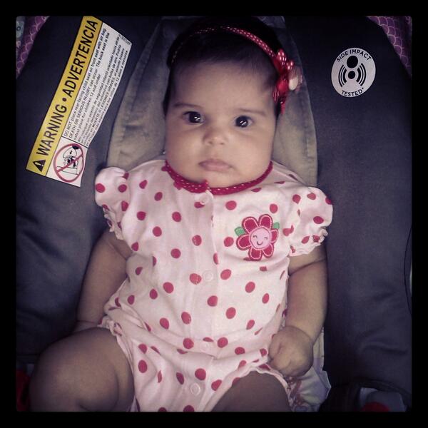 Jey12's tweet photo. Mi hermosa lucia con sus 3 meses http://t.co/eFc29bDjsx