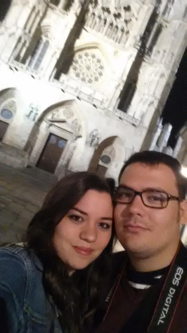 nereaizfe's tweet photo. Terminando nuestras vacaciones en Burgos @dlopezc16 http://t.co/nQl5x6848f