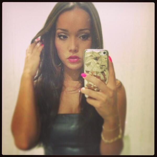 BibiBreijman's tweet photo. #ready for #tonight's #preformance  🎤🎉 #spain http://t.co/IvtdcsW8cO