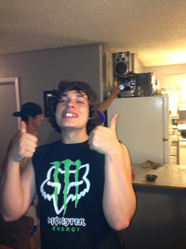 Dr_House23's tweet image. @MrHighway321 2chainz? Na. #2Teeth