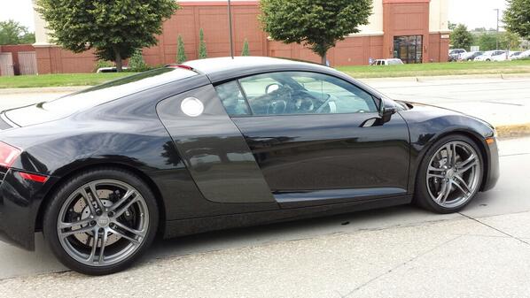 ThirdGearSeries's tweet image. Just saw an Audi R8 near Urbandale! #ThirdGear #Audi #R8 #Beauty