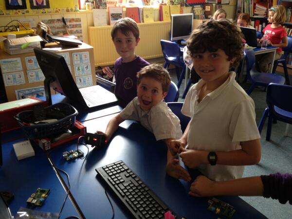 jamesrussell42's tweet photo. @BackwoodWeb have been teaching some python programming with @Raspberry_Pi at a local school.  Having a great time! http://t.co/WFFY4RDPsa