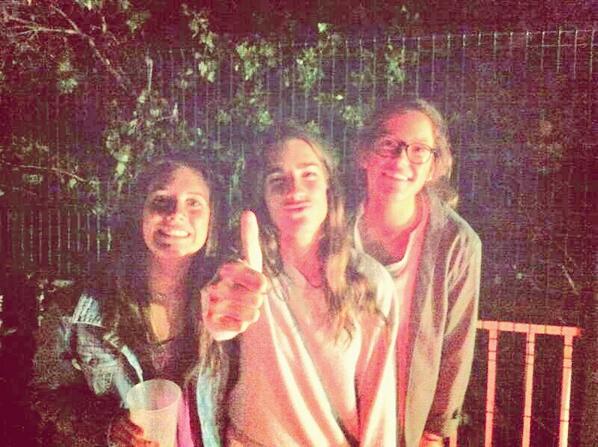 almugarciaf's tweet photo. Quienes somos? Lash majash @loraserra y #pats http://t.co/OQY5YBsJrF