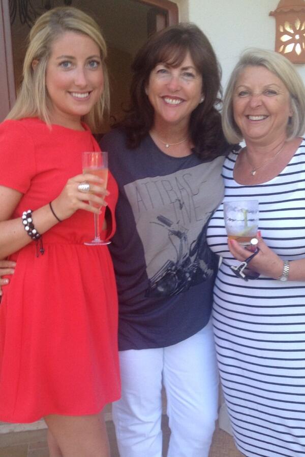 SurfGirl1991's tweet photo. Portugal with the oldies....missing @HeatherMckay18 @AimoCloth http://t.co/wrpAmvZEXp