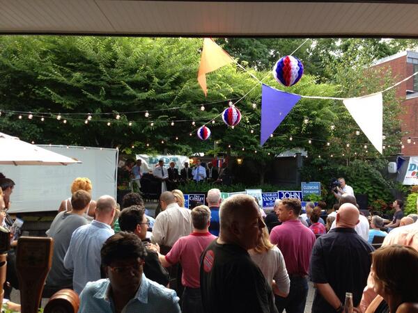 LedgeRestaurant's tweet image. Great turnout for the @DotOUTBoston  Mayoral Candidate Forum!