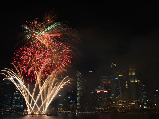 TODAYonline's tweet photo. Missed the #NDP2013? View the highlights of this year's party at our photo gallery http://t.co/aMvaf1Fouv http://t.co/tuCJwesj33