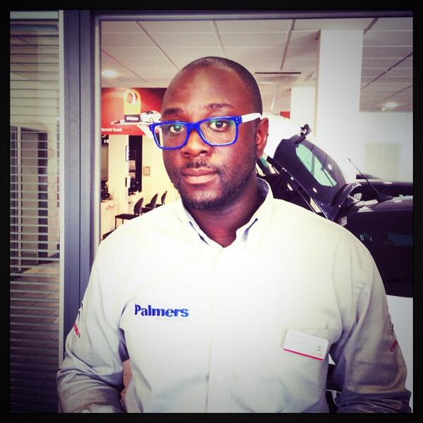 PhillipBoots's tweet photo. @iamwill is this your twin????? @DjScratchiej http://t.co/FQllqVFinr