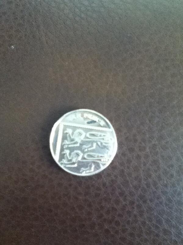 NicolaMRoberts_'s tweet image. Ssooo shinyyyyyyyy #TenPence