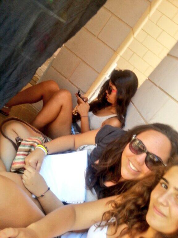 irenei96's tweet photo. Las quierooo @Paaauleta24  @Lauri_Lauu http://t.co/eefKfangrI