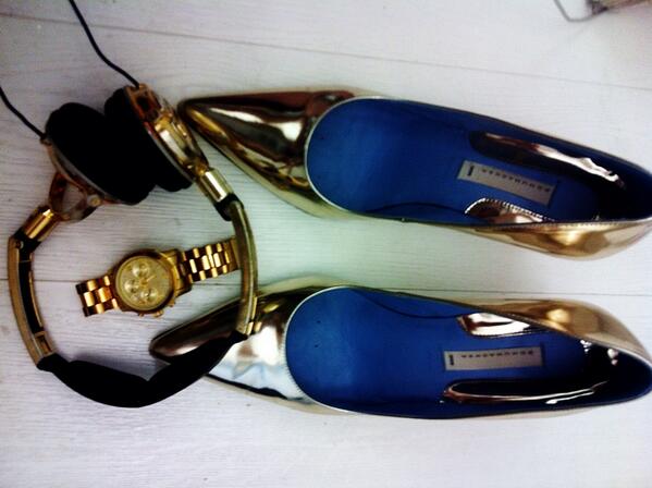 modelarmycouk's tweet image. Gold rush at the model showroom: shumacher, school candy, Michael Kors