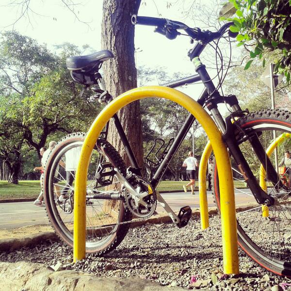 tama_andre's tweet photo. pedal matinal no ibira...oxigênio diário para enfrentar a poluição mental paulistana http://t.co/SWWstdKw4K