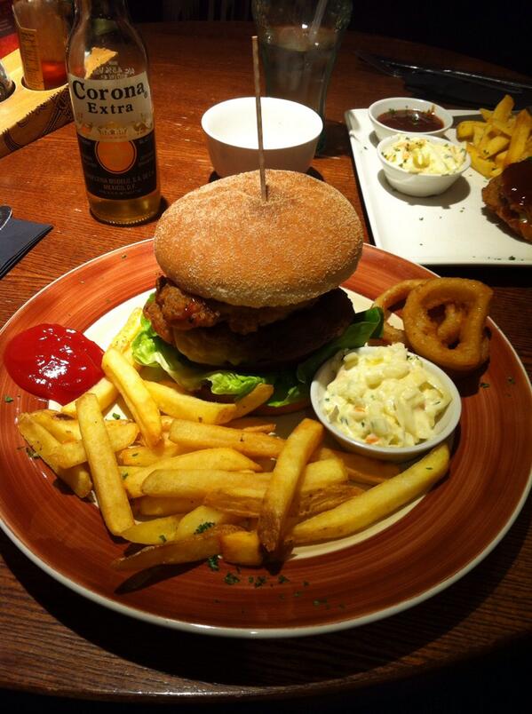 Just mangled this in chiquitos with <a href="/SophieLPick/">Sophie Pick</a> #lush #stuffed