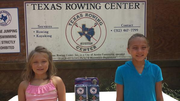 DancingKellyP's tweet image. Paddle boarding with my beautiful girls and the teachers of FPMS!