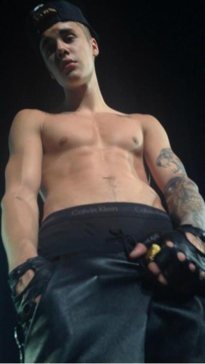 hornyqveen's tweet image. shhh baby, is it your first blowjob? i will tell you how to do that right