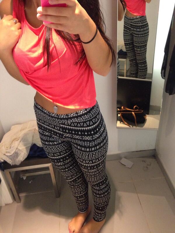 rosexhal4's tweet image. I want. #leggings #coolpattern #h&amp;amp;m