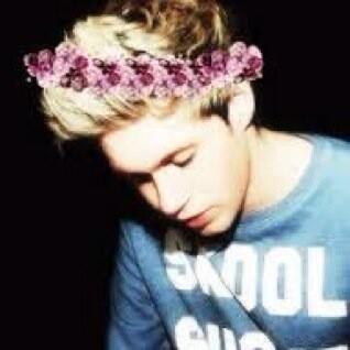TheFreehouse's tweet photo. Prom king is niall! http://t.co/kjyBWgyBl6