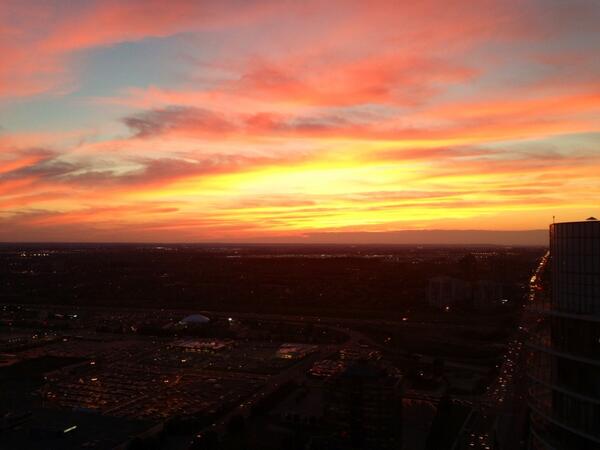 ParadisalBliss's tweet image. Cotton Candy Sky = My Dream Come True #53floor #whosaidtheskyisthelimit #dreamland #peace #calm @peace_miri