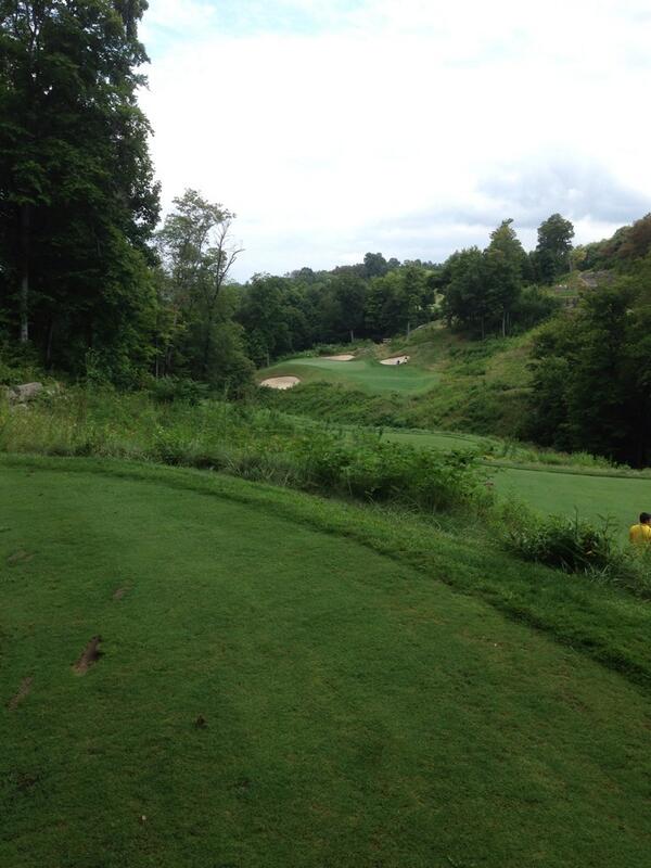 CeeJ_FIVE's tweet photo. Olde stonewall. Par 3 245yards. Sick! #3woodto20feet http://t.co/bQWQvJfYBR