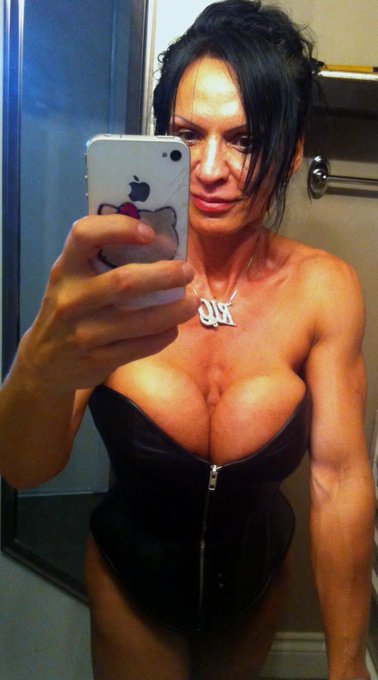 Watch XxXRhondaLee's leaked NSFW photo on TwXstars