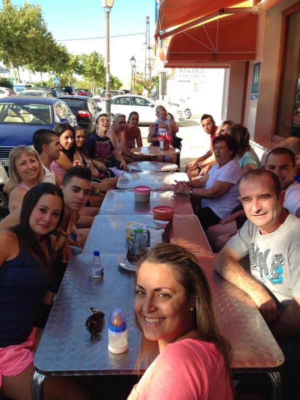 manoloretra's tweet photo. Nos vamos pa la playa yujuuuuuu !!! http://t.co/Wbw4fq9Mj9