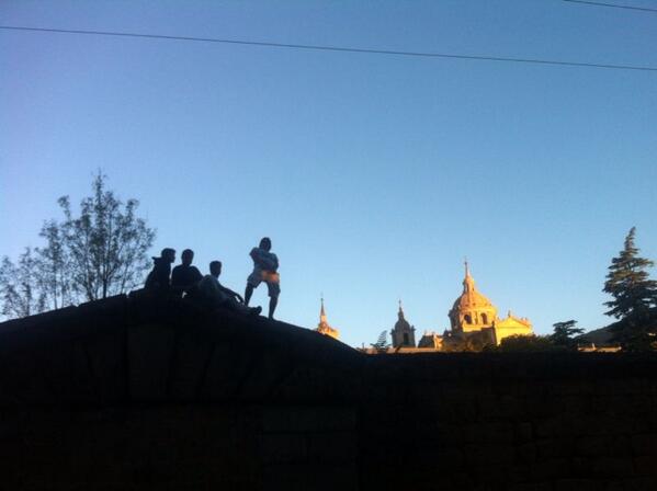 luisorapralt's tweet photo. @JAITO_CARRALERO @dulicioso Amanecer en San Lorenzo http://t.co/AJnwz8vCF9