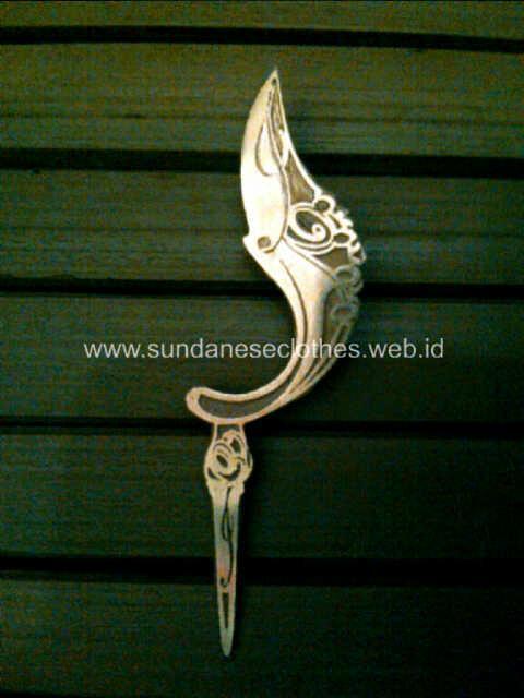 kainafurniture's tweet photo. &amp;quot;Silhouette/Pin warna Perak&amp;quot; Mangga diorder Original Sundanese Clothes. 25rb bae minat PM! #AMS http://t.co/difq9rfmD2